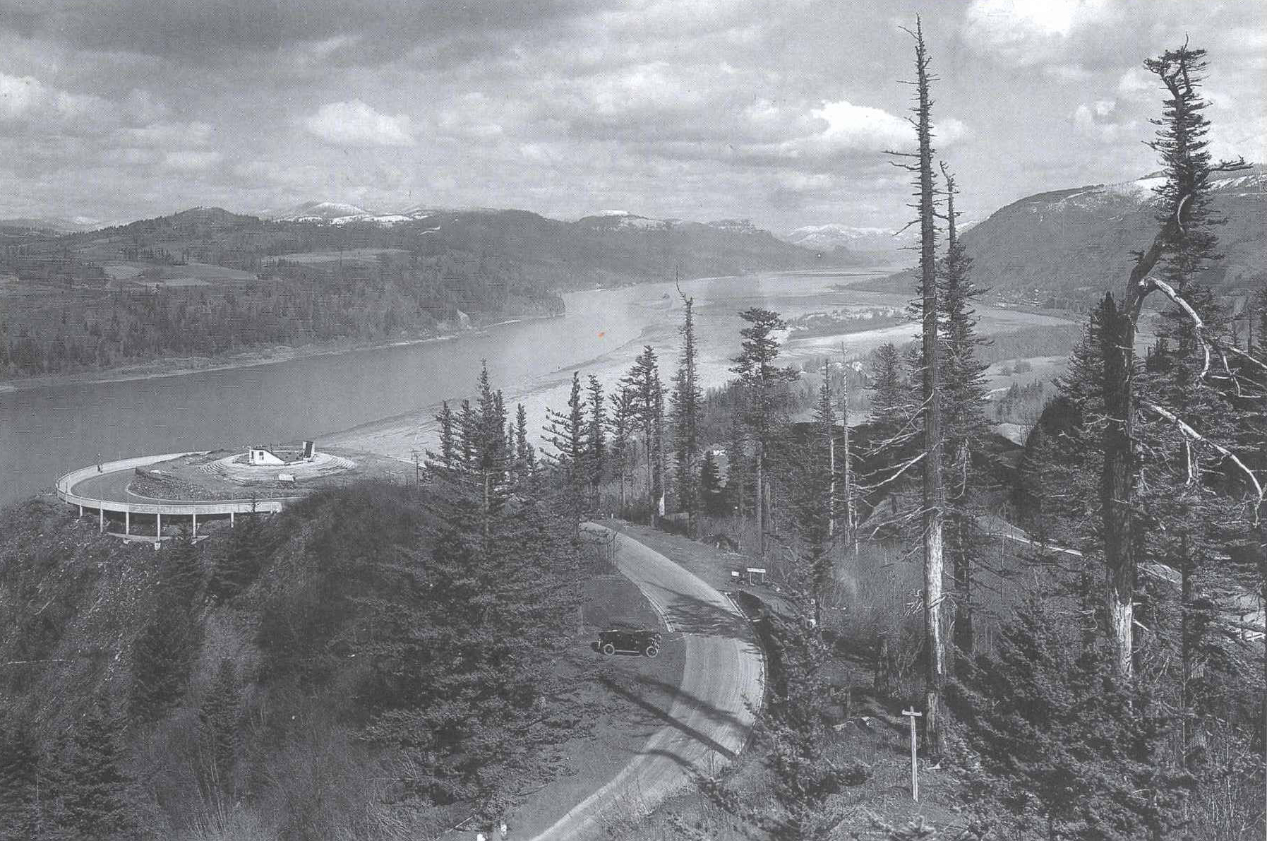 Antique image of the construction of the Vista House in 1917.